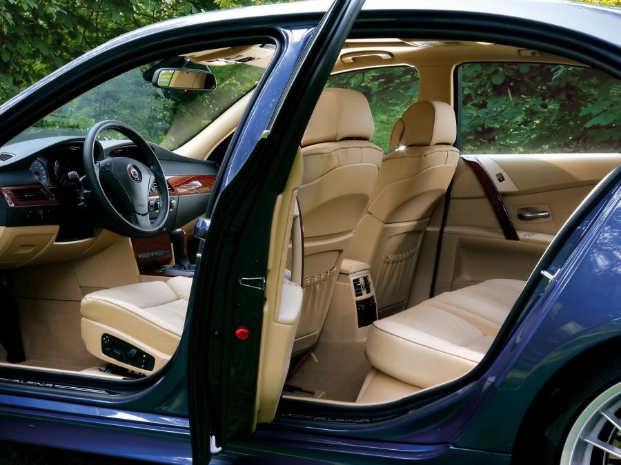 Интерьер Alpina B5 Limousine (E60) 2005 года  (фото 2 из 14)
